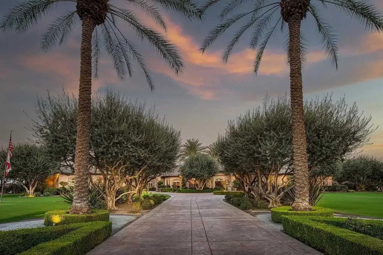 Tuscan Garden, Kingsburg